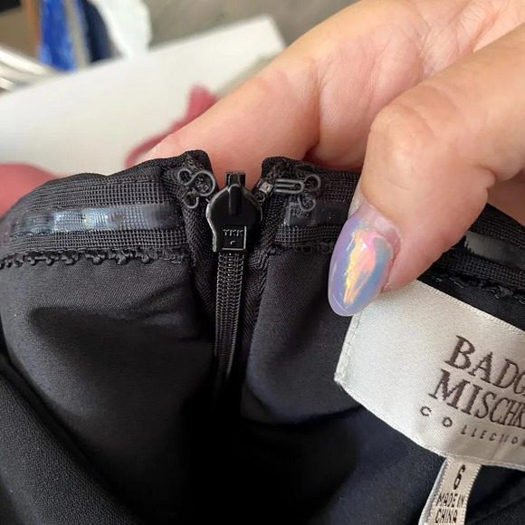 Badgley Mischka Black Strapless Contrast Ruffle Sweetheart Neckline Gown - Picture 11 of 13